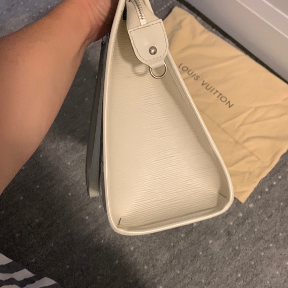 Authentic Louis Vuitton Madeline GM White Epi Leather Tote Bag - Picture 11 of 11